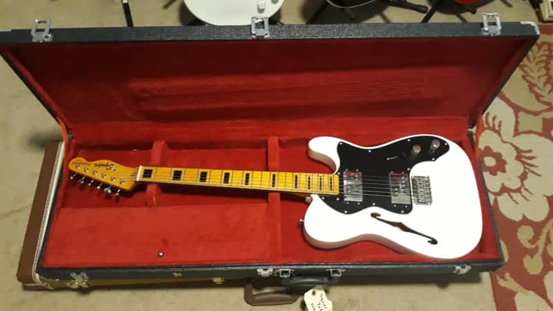 Fender Squier 2022 Classic Vibe ‘70s Olympic White Telecaster Thinline with hardcase