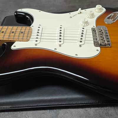 Fender Player Stratocaster Custom Shop Fat 50s BRAND NEW! FSR Limited Special Edition 3 Tone Sunburst Roasted Maple Neck American USA Custom Shop Pickups SSS Strat image 7