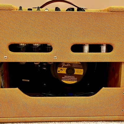Fender '57 Custom Deluxe 2-Channel 12-Watt 1x12" Guitar Combo 2016 - Present - Lacquered Tweed image 4