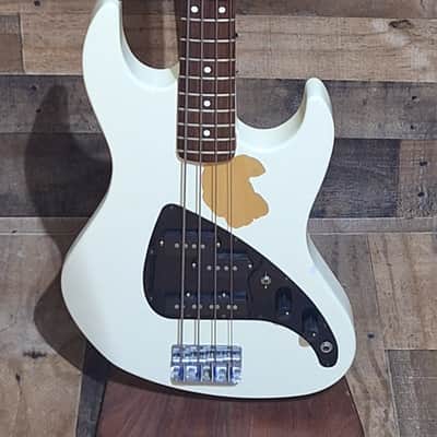 1990 Fender JP-90 American Bass  - Arctic White - image 2