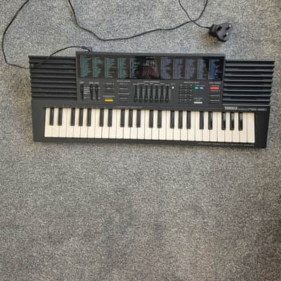 Yamaha Yamaha PS-55 (PortaSound PS-55) 1983 - Black (matte plastic finish)