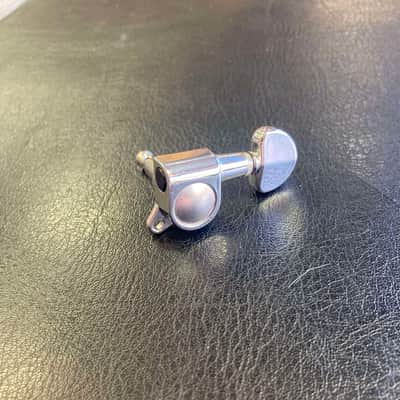 6 In-Line Die Cast Tuners - Chrome image 2