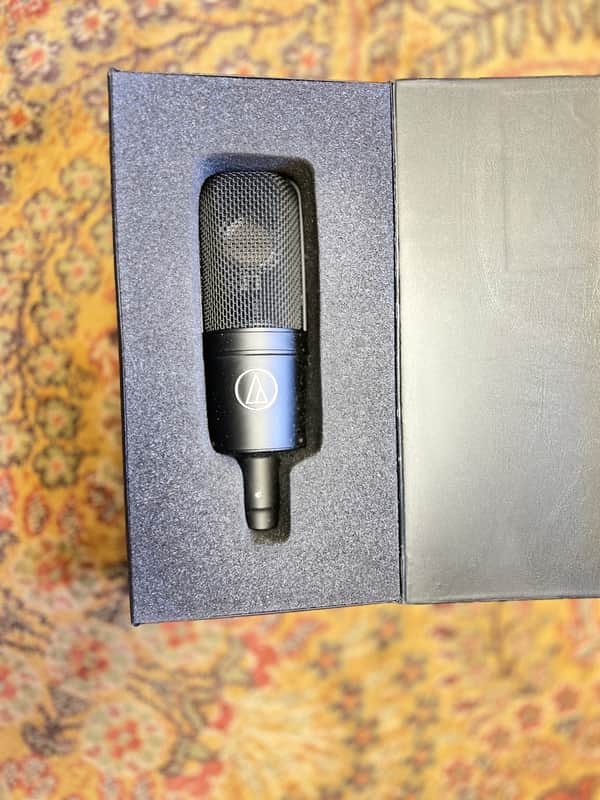 Audio-Technica AT4040 Large Diaphragm Cardioid Condenser Microphone 2010s - Black image 1