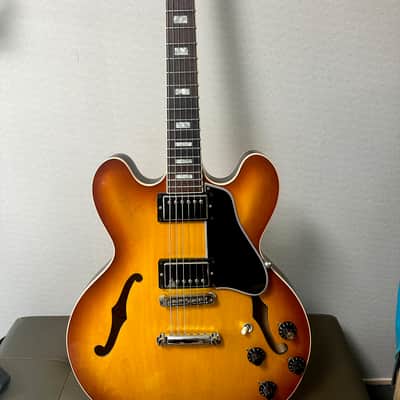 Gibson Larry Carlton Signature ES-335 2002 - 2015 - Carlton Burst image 1