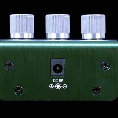 Source Audio ZI0 Analog Bass Preamp + DI pedal 2024 - green. "open box" mint image 3