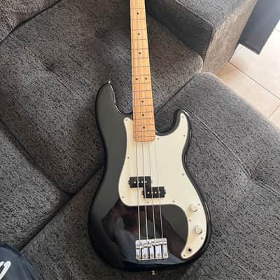 Fender Player Precision Bass with Maple Fretboard 2020 MiM - Black image 1