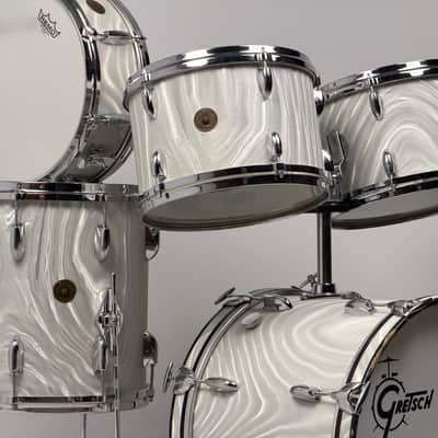 Gretsch 18/12/12/14/5.5x14" 60's Round Badge Bop Drum Set - White Satin Flame image 4