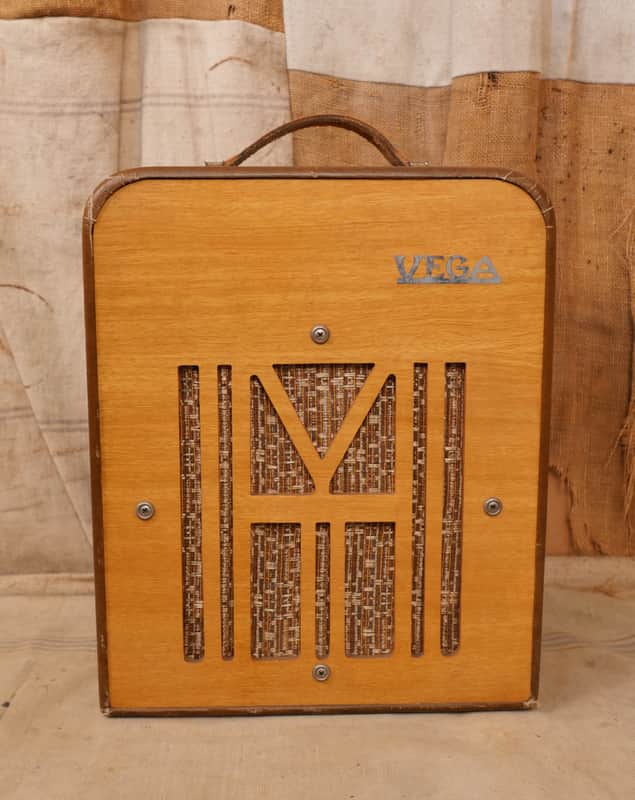 Vega Commander 1940's image 1