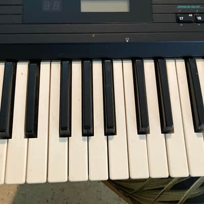 Yamaha DX7s 87-90s Good Shape - New Battery image 6