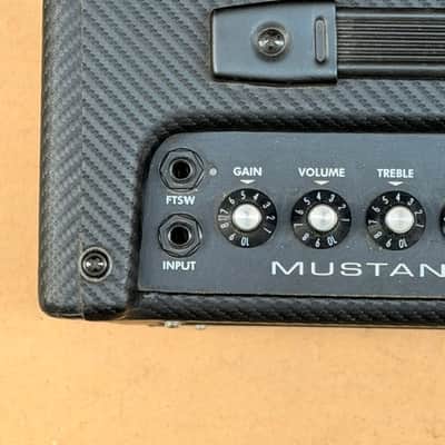 Fender Mustang I (V.1) 20-Watt 1x8" Guitar Combo Modeling Amplifier image 9