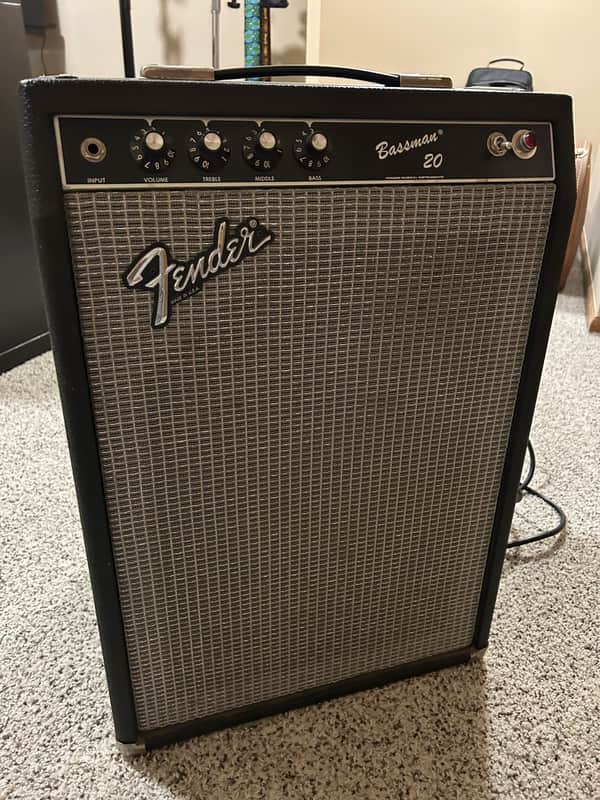 ギター Fender BASSMAN REVERB Fender Bassman 20 18-Watt 1x15
