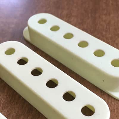 Vintage Spec 52mm Bold Mint Green Pickup Covers Strat Relic Fender Stratocaster image 4