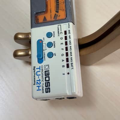 Boss TU-12H Chromatic Tuner - White image 5