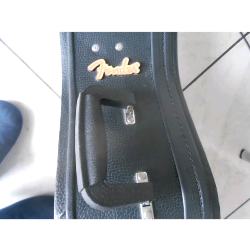 Fender Hardshell Case for 3/4 and Parlour Acoustic Guitars image 1