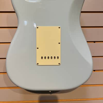 Fender Limited Edition Vintera II Road Worn '60s Stratocaster, Rosewood Fingerboard, Sonic Blue image 4