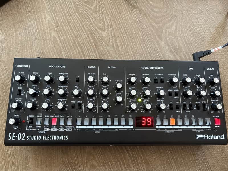 Roland SE-02 Boutique Series Synthesizer Module 2017 - Present - Black image 1