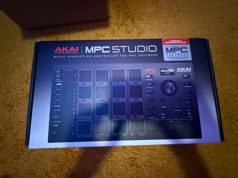 Akai MPC Studio Music Production Controller 2021 - Present - Black image 1