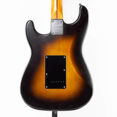 Squier 40th Anniversary Vintage Edition Stratocaster 2022 Satin Wide 2-Colour Sunburst image 5