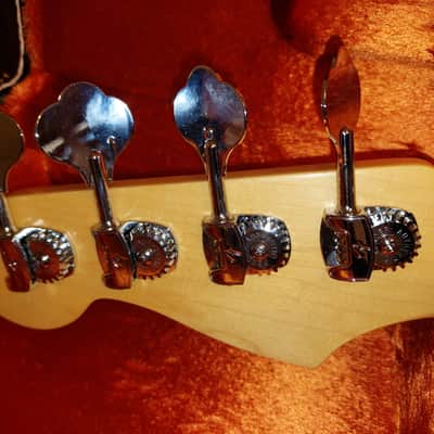 Fender American Vintage Hot Rod '70s Jazz Bass 2014 - Candy Apple Red image 9