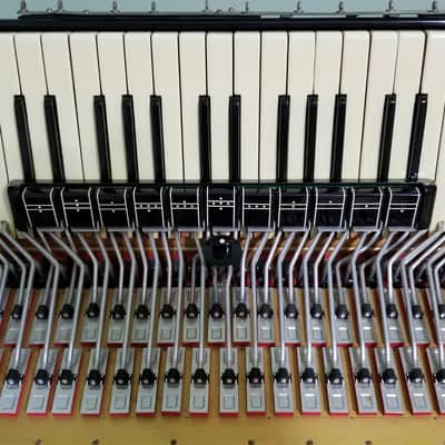 Hohner Morino VI M 1960's FREE Bass image 4