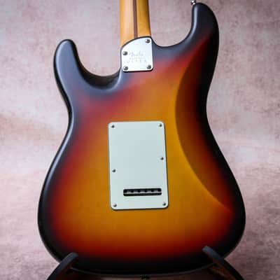 FENDER USA American Elite Stratocaster "3-Color Sunburst + Rosewood" (2020) image 14