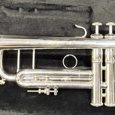Bach Stradivarius Trumpet Model 37G, Silver Finish, Gold Brass Bell image 9