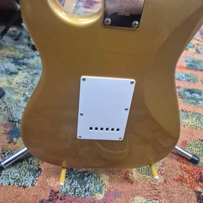 Squier Affinity stratocaster 20th anniversary 2002 - Gold sparkle image 14