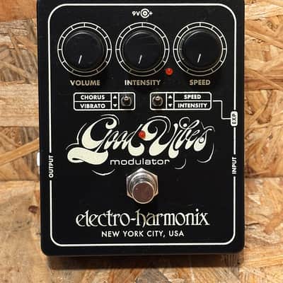 Pre Owned Electro Harmonix Good Vibes Analog Modulator Inc. Box imagen 1