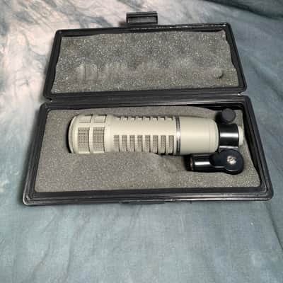 Electro-Voice RE20 Cardioid Dynamic Microphone Gray image 3