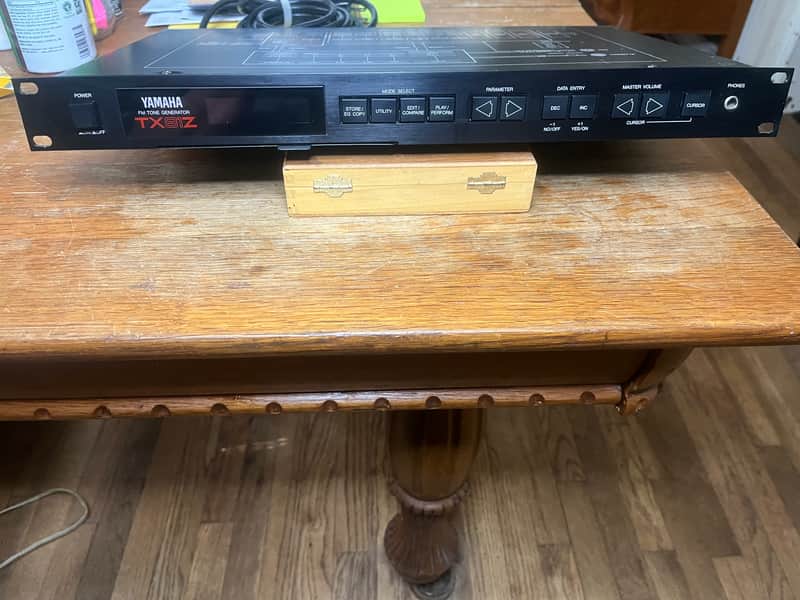 Yamaha TX81Z Rackmount FM Tone Generator 1987 - 1988 - Black