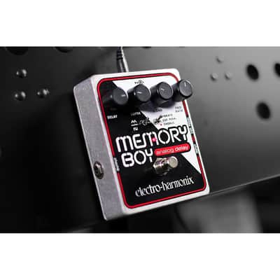Electro-Harmonix Memory Boy Analog Delay with Chorus and Vibrato Pedal image 3