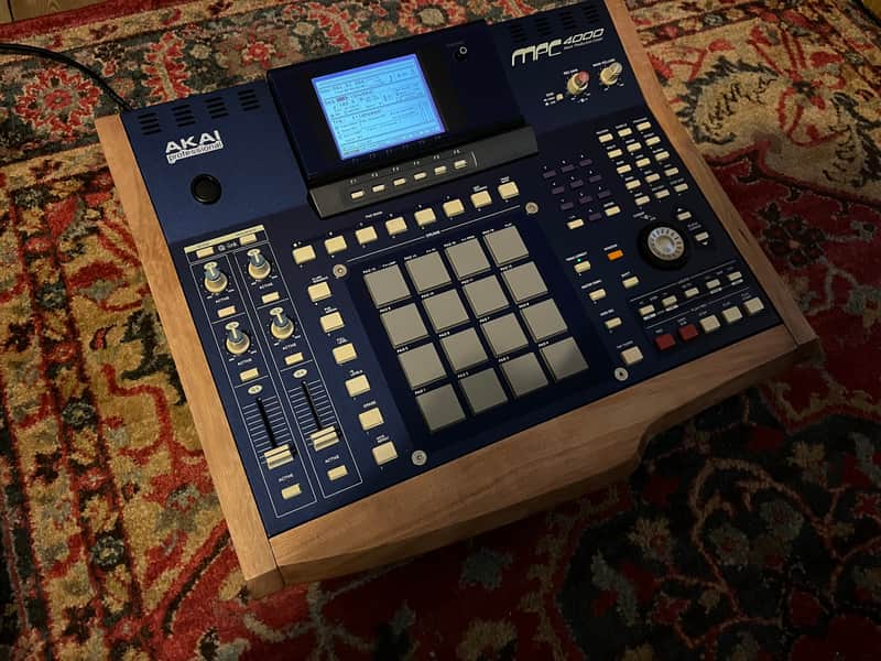 Akai MPC4000 Music Production Center