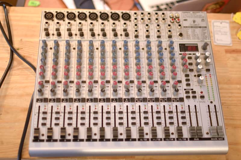 Behringer Eurorack UB2222FX-Pro 22 Input 2/2 Bus Mic/Line Mixer 24