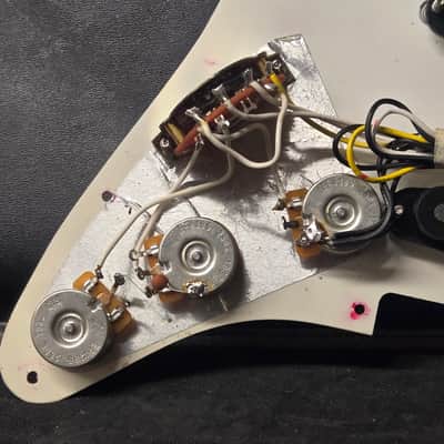 Fender Noiseless Stratocaster Pre Wired Pickguard - White/White image 3