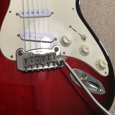 G&L Legacy USA 2002 - Redburst image 2