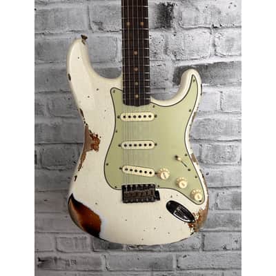 Fender Custom Shop 1960 Stratocaster Heavy Relic, Rosewood Fingerboard, Aged Olympic White over 3-Color Sunburst image 3