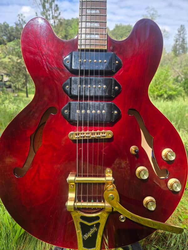 Epiphone Riviera Custom P93 Wine Red, Tone Pros roller Bridge brand new, Kluson Vintage locking tuners brand new! Beautiful custom gig bag brand new. image 1