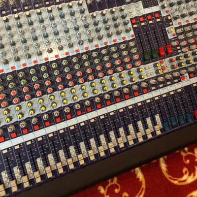 Midas Venice 320 32-Channel Mixing Console image 2