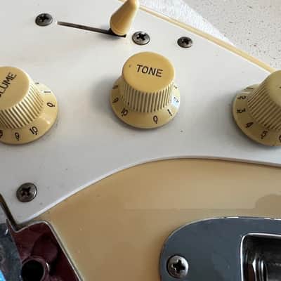 Fender Squire loaded body 1980’s - Olympic white image 3