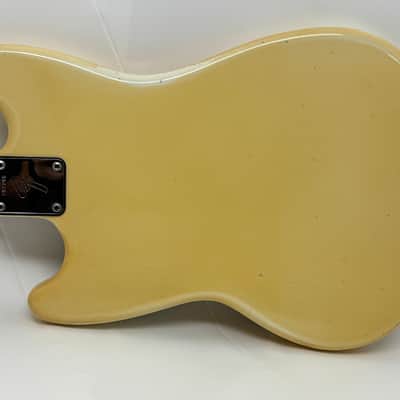 Fender Musicmaster 1976 - Olympic White Gone Yellow image 7