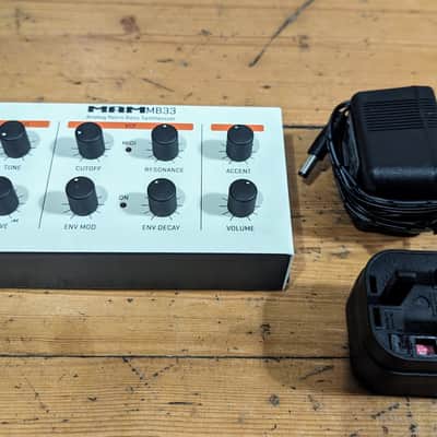 MAM MB 33 Retro - TB-303 Clone Synth image 2