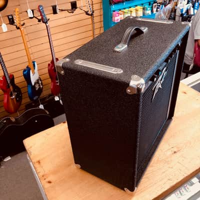 Peavey Basic 50 Guitar Solid State Combo Amp image 3