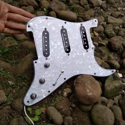 Prewired Strat Pickguard Loaded W/ Seymour Duncan SSL-1 Vintage Staggered Black | S-S-S Set | DHL Express Service included | image 6