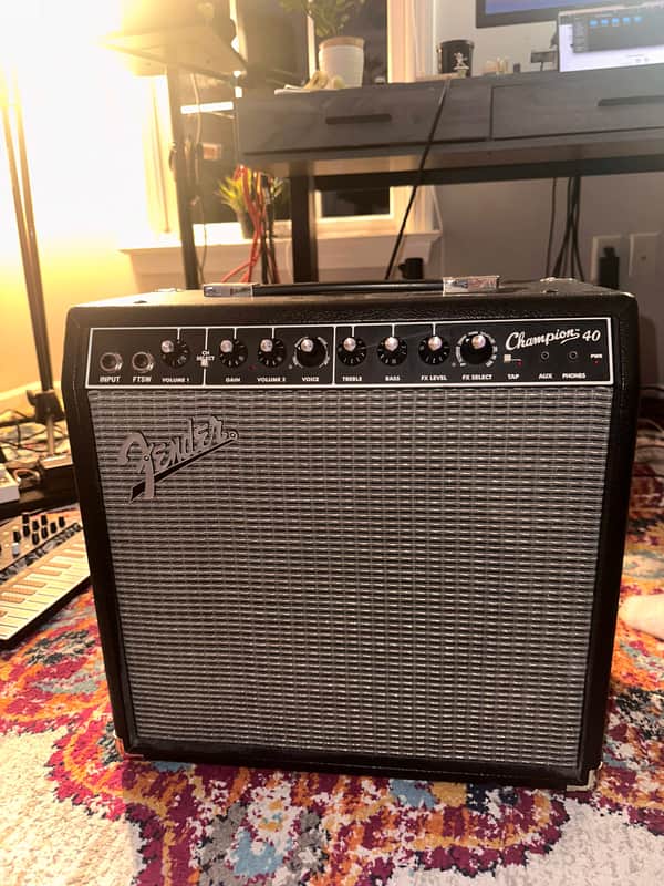 Fender Champion 40 2-Channel 40-Watt 1x12" Guitar Practice Amp 2013 - Present - Black image 1
