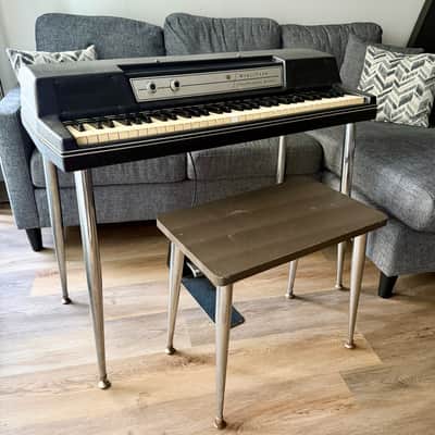 1977 Wurlitzer 200A Just Serviced - SUPER CLEAN! image 9