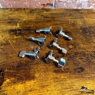 Economy 3x3 10mm Tuners (2000s - Chrome) image 1