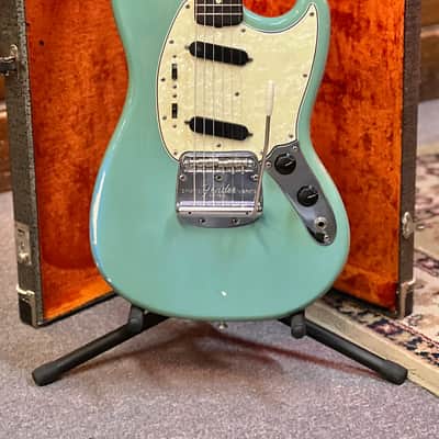 1965 Fender Mustang Guitar with Rosewood Fretboard - Blue image 2