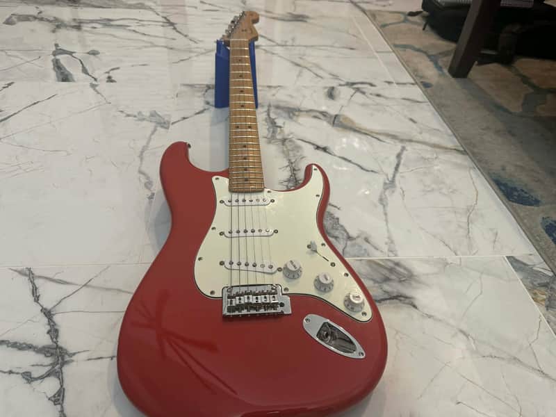 Fender Player Stratocaster Limited-Edition Roasted Maple Fingerboard Fiesta Red