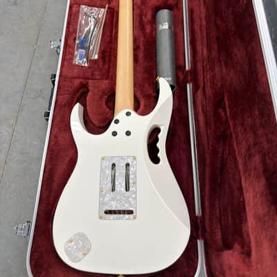 Ibanez JEM7V-WH Steve Vai Signature with Rosewood Fretboard 2004 - 2019 - White image 5