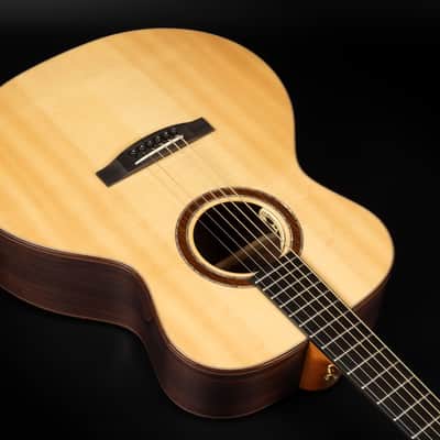 2012 Lakewood Deluxe Series J-32 Baritone - Natural High Gloss | German Custom Jumbo Baritone Acoustic Guitar 48mm Nut Width L.R. Baggs Anthem Pickup | CoA OHSC image 9